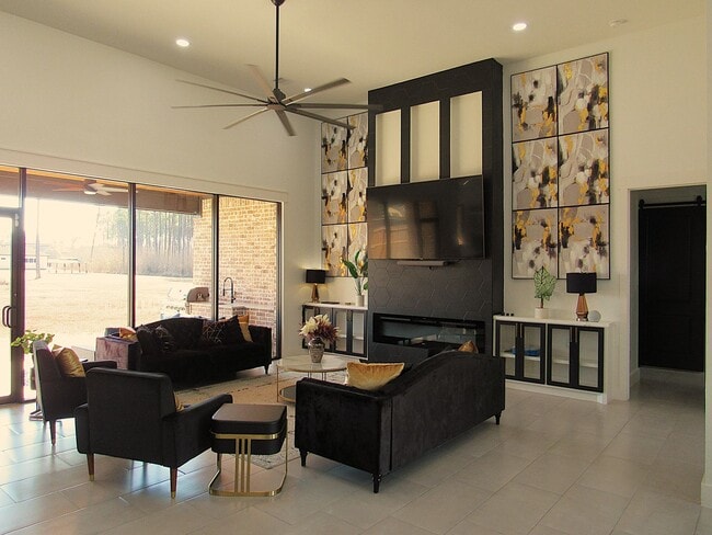 Building Photo - Resort Like Living in a Country Setting