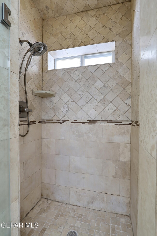 Building Photo - 6839 Pasatiempo Cir