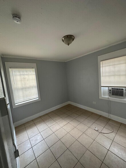 Building Photo - 2534 Moncrief Rd