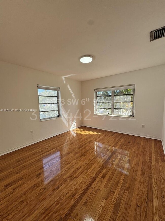 Building Photo - 5353 SW 6th St