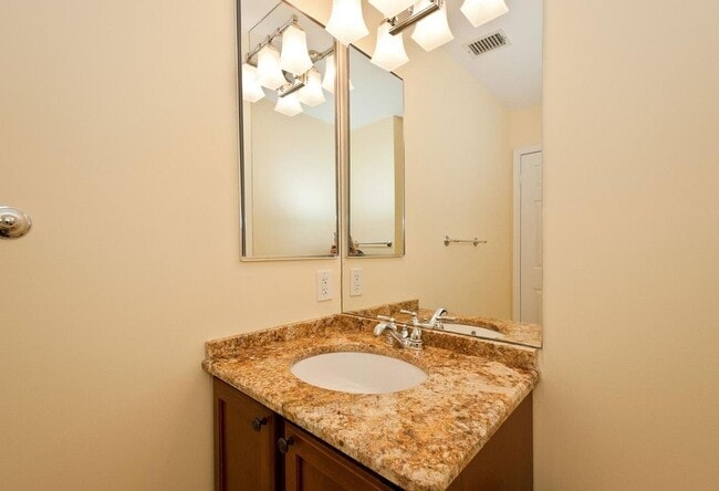 Building Photo - 90 Foxwood Dr