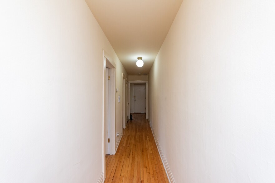 Building Photo - 3411 N Elaine Pl