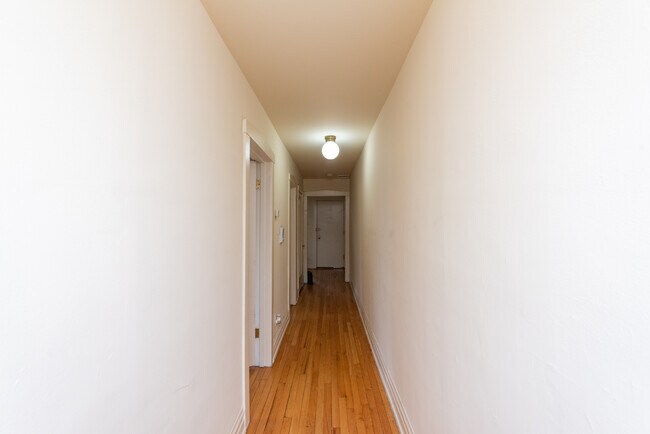 Building Photo - 3413 N Elaine Pl