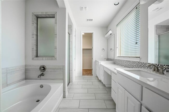 Building Photo - 2533 Milan Meadows Dr