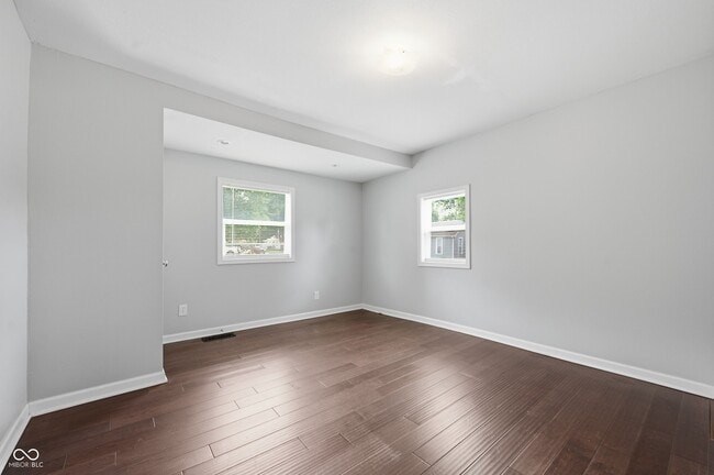 Building Photo - 560 E Highland St