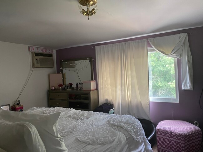 Building Photo - 89 Ada Dr