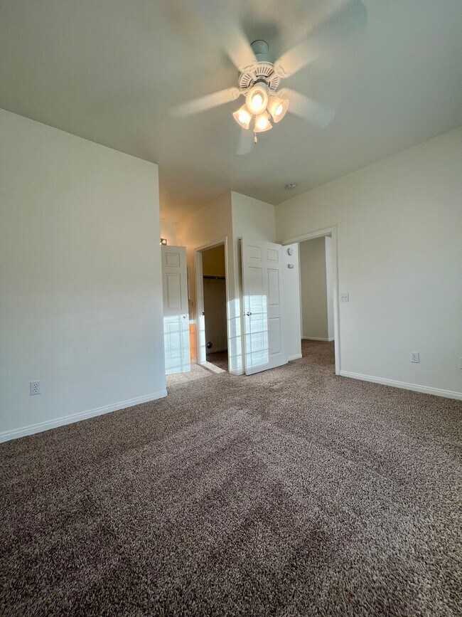Building Photo - 712 Meadow Grove Ct