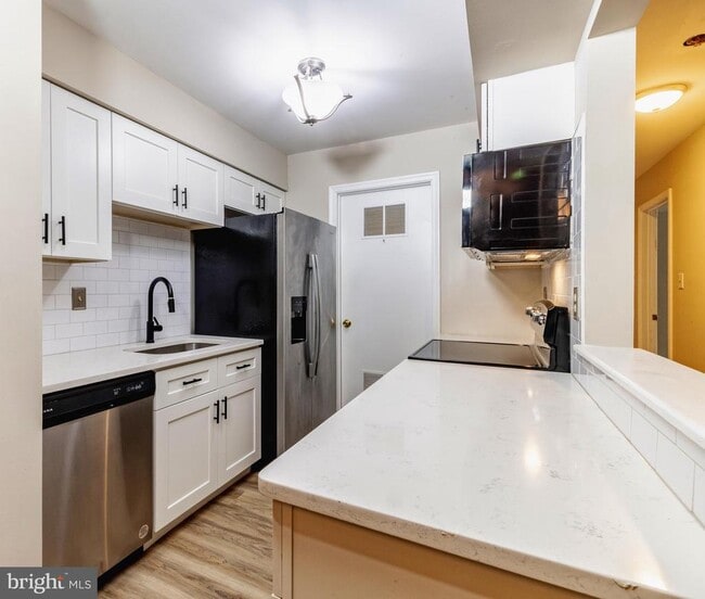 Building Photo - 32 Buena Ct