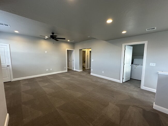 Building Photo - 3292 E 2890 S