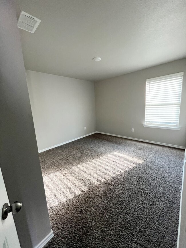 Building Photo - Half off deposit Holiday Special