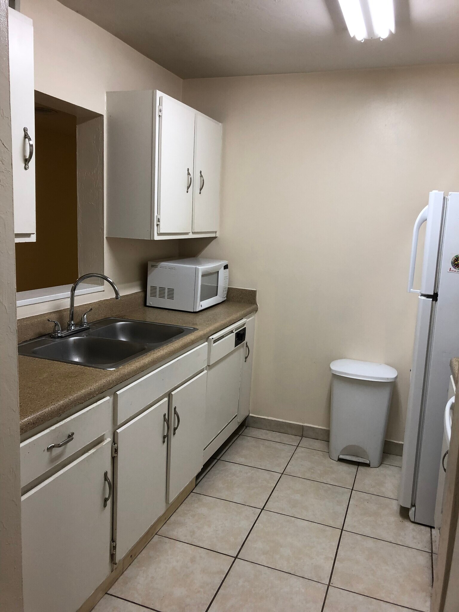 Building Photo - 2360 SW Archer Rd