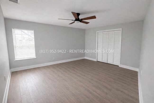 Building Photo - 10302 Davilla Ave