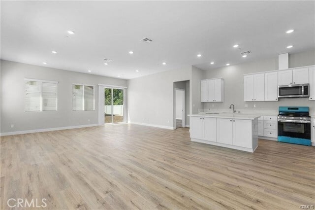 Building Photo - 1341 E 8th St