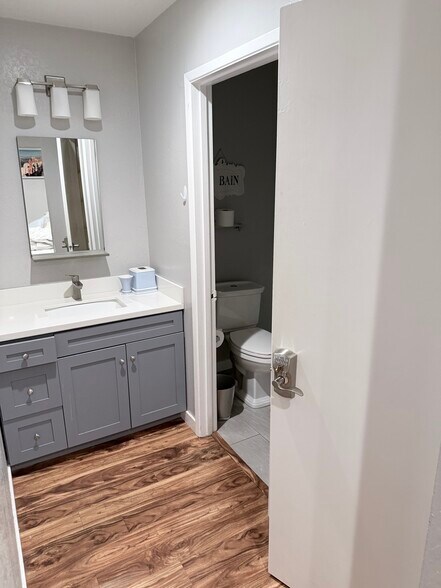 Building Photo - 2241 Village Ct