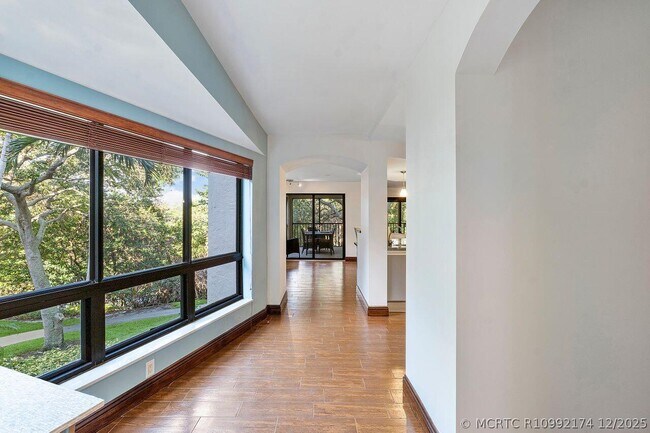 Building Photo - 500 Ocean Trail Way