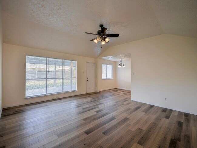 Building Photo - 1934 Feather Ridge Dr