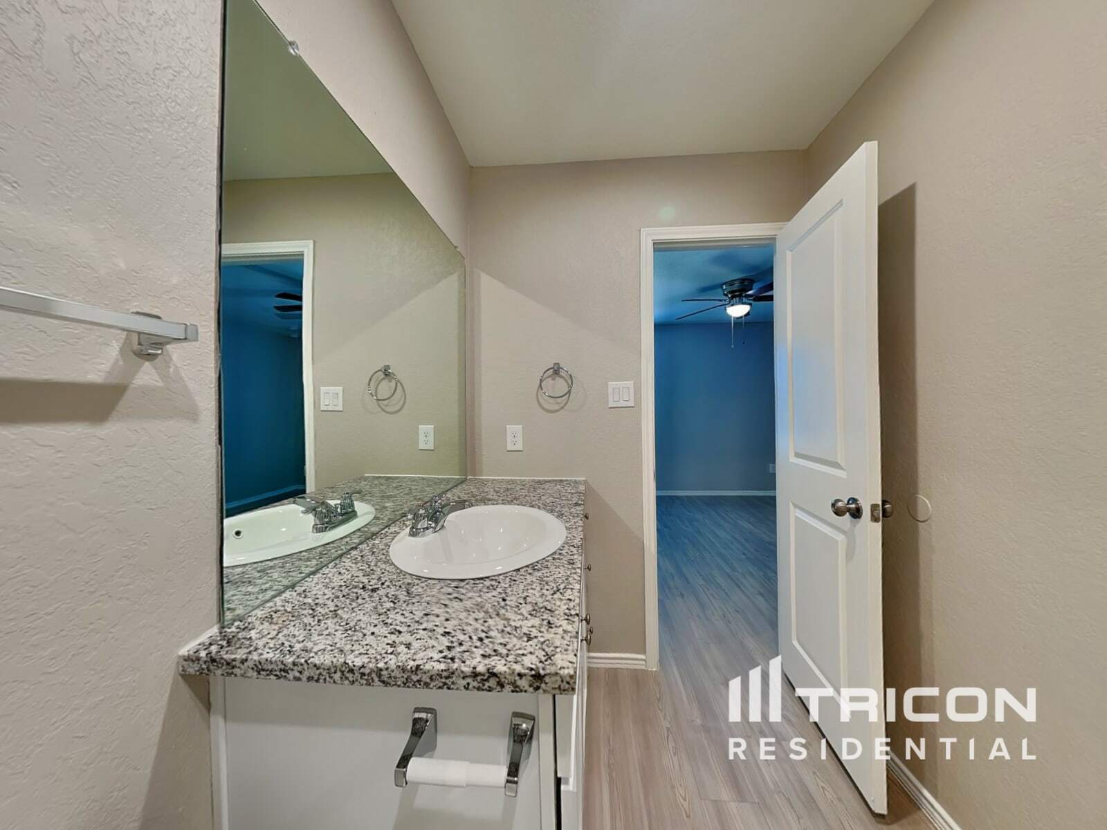 Building Photo - 10247 Devon Wheel St