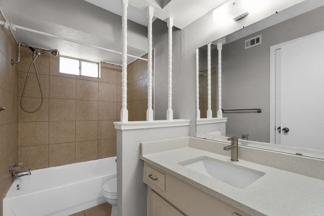 Building Photo - 15839 El Estado Dr