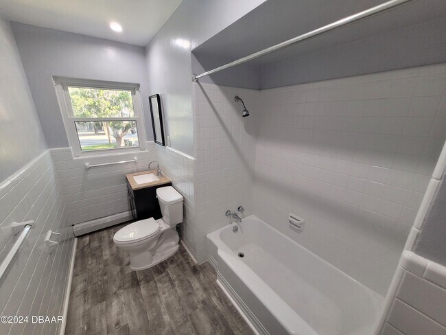 Building Photo - 500 S Beach St