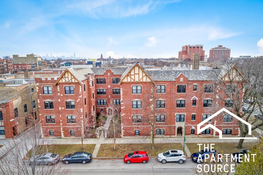 Building Photo - 1827 W Leland Ave