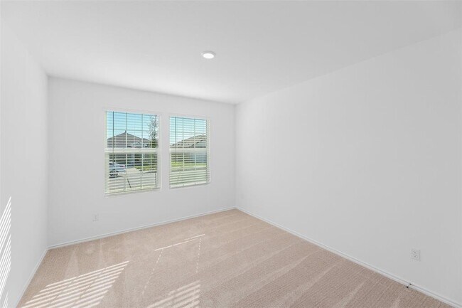 Building Photo - 627 Waterway Ave