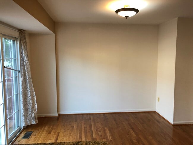 Dining room - 7468 Gadsby Square