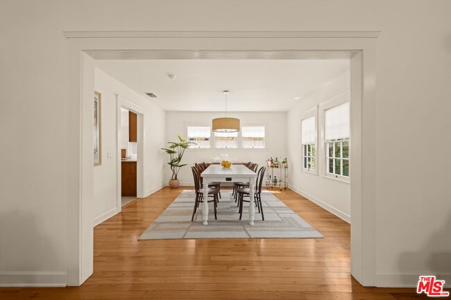 Building Photo - 944 S Hudson Ave