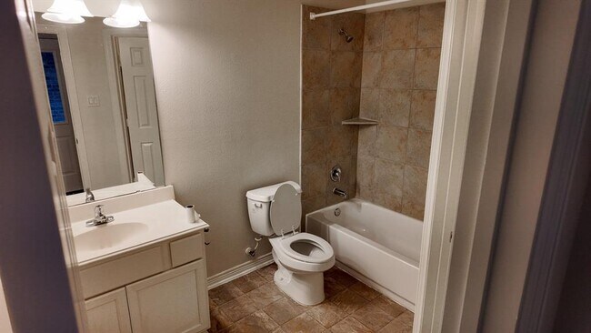 Building Photo - 7907 Bachwood Dr Dr