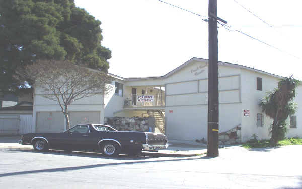 Primary Photo - Crest Wood Manor