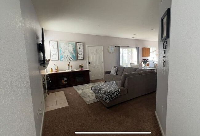 Building Photo - Spacious 3 Bedroom 2.5 Bath condo with large bonus room in Freedom Ca