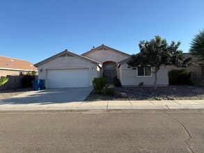 Building Photo - Updated Rental Available Now!