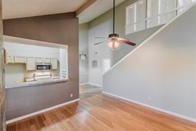 Building Photo - Ready to move in.....