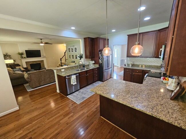 Building Photo - GRASSFIELD - Lauren's Cove