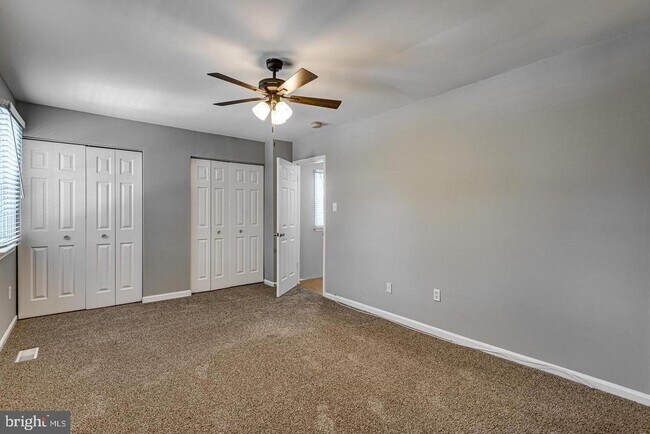 Building Photo - 1663 Hart Ct