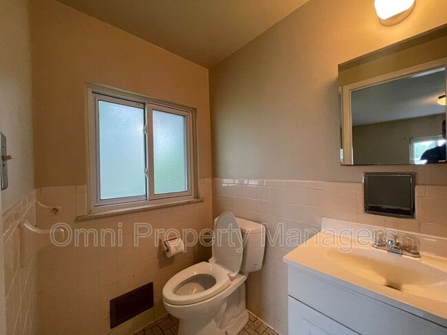 Building Photo - 31245 Bretz Dr