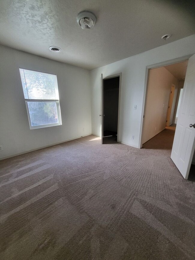 Building Photo - 3097 E Shaver Ct