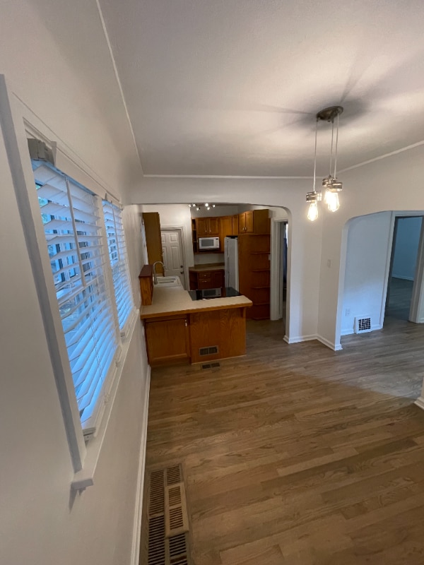 Building Photo - 917 W Magnolia St