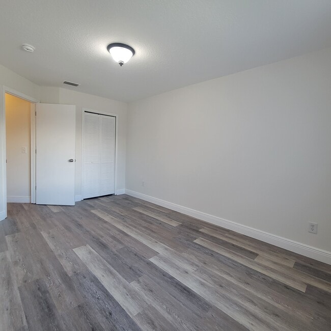 Building Photo - 739 Orchid Dr