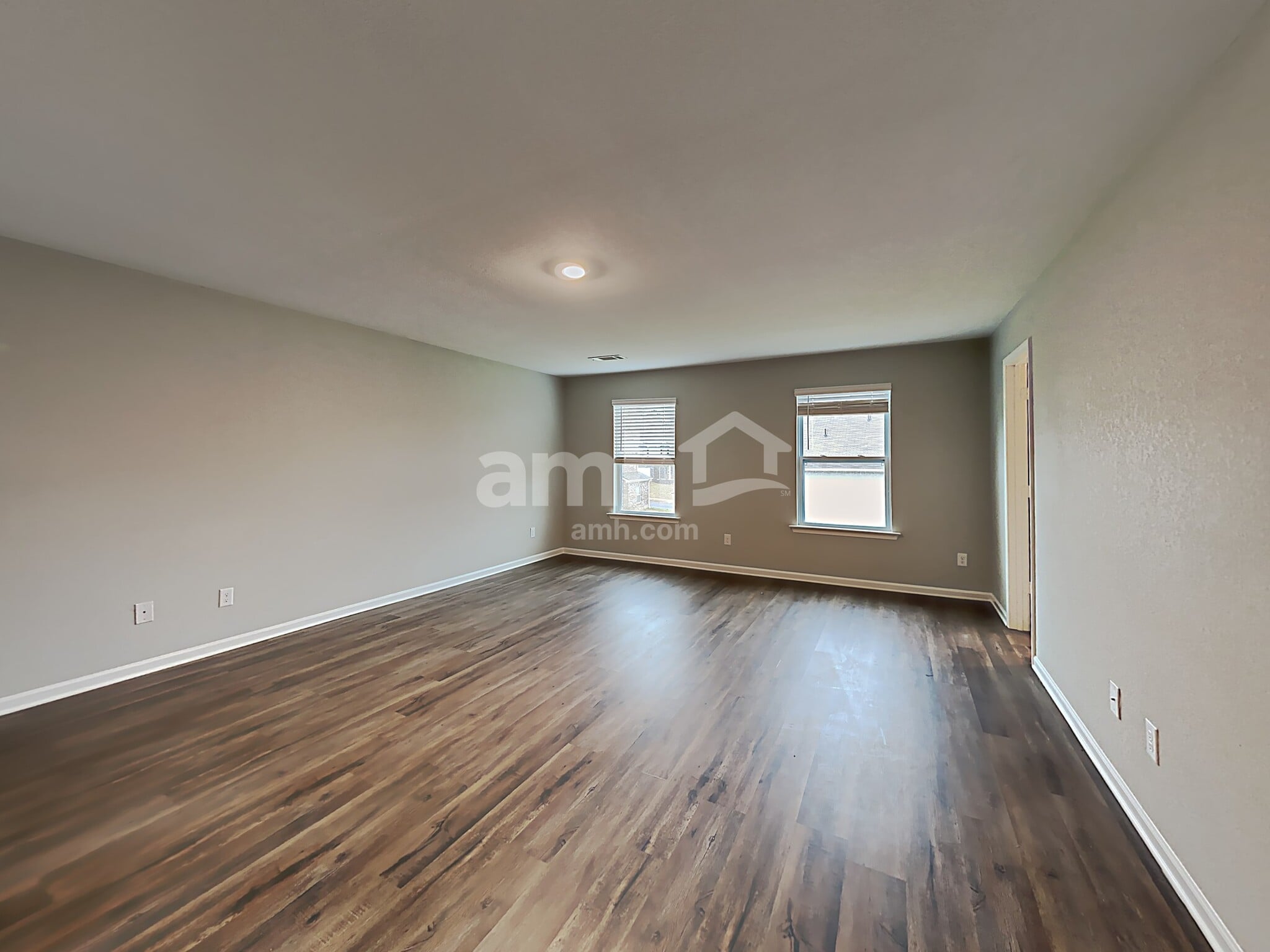Building Photo - 605 Gleaner Wy