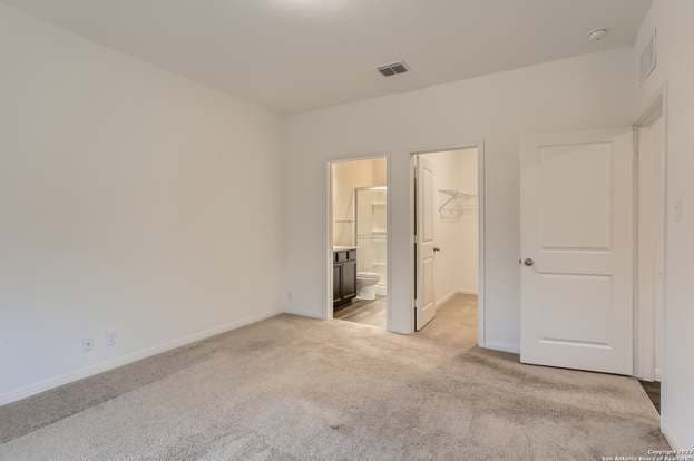 Building Photo - 4950 Hallies Gdn
