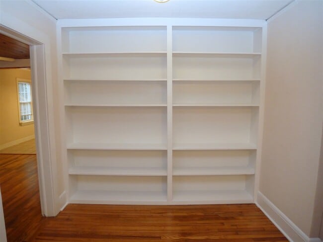 Building Photo - 1429 Milton St