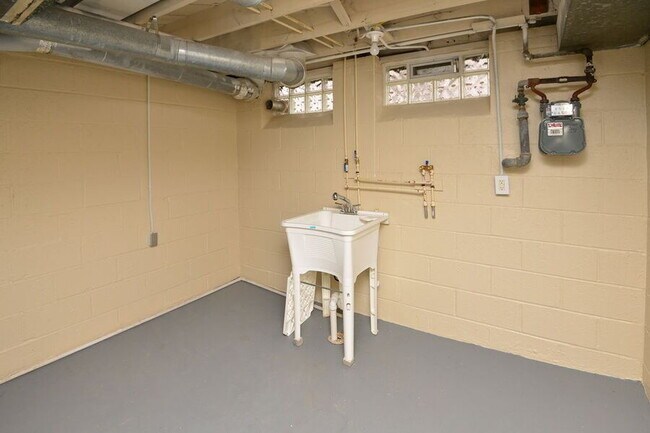 Building Photo - 3708 Monticello Blvd