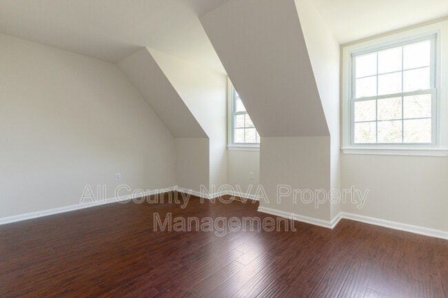 Building Photo - 7826 Fordson Rd