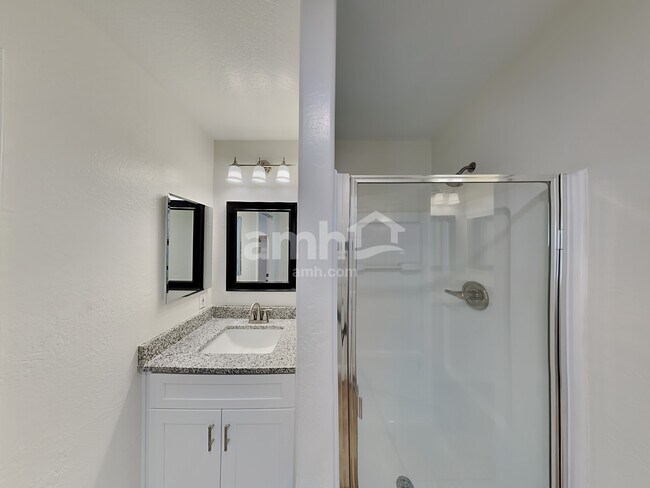 Building Photo - 31352 N Shale Dr