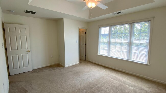 Building Photo - 25 Mabel Ln