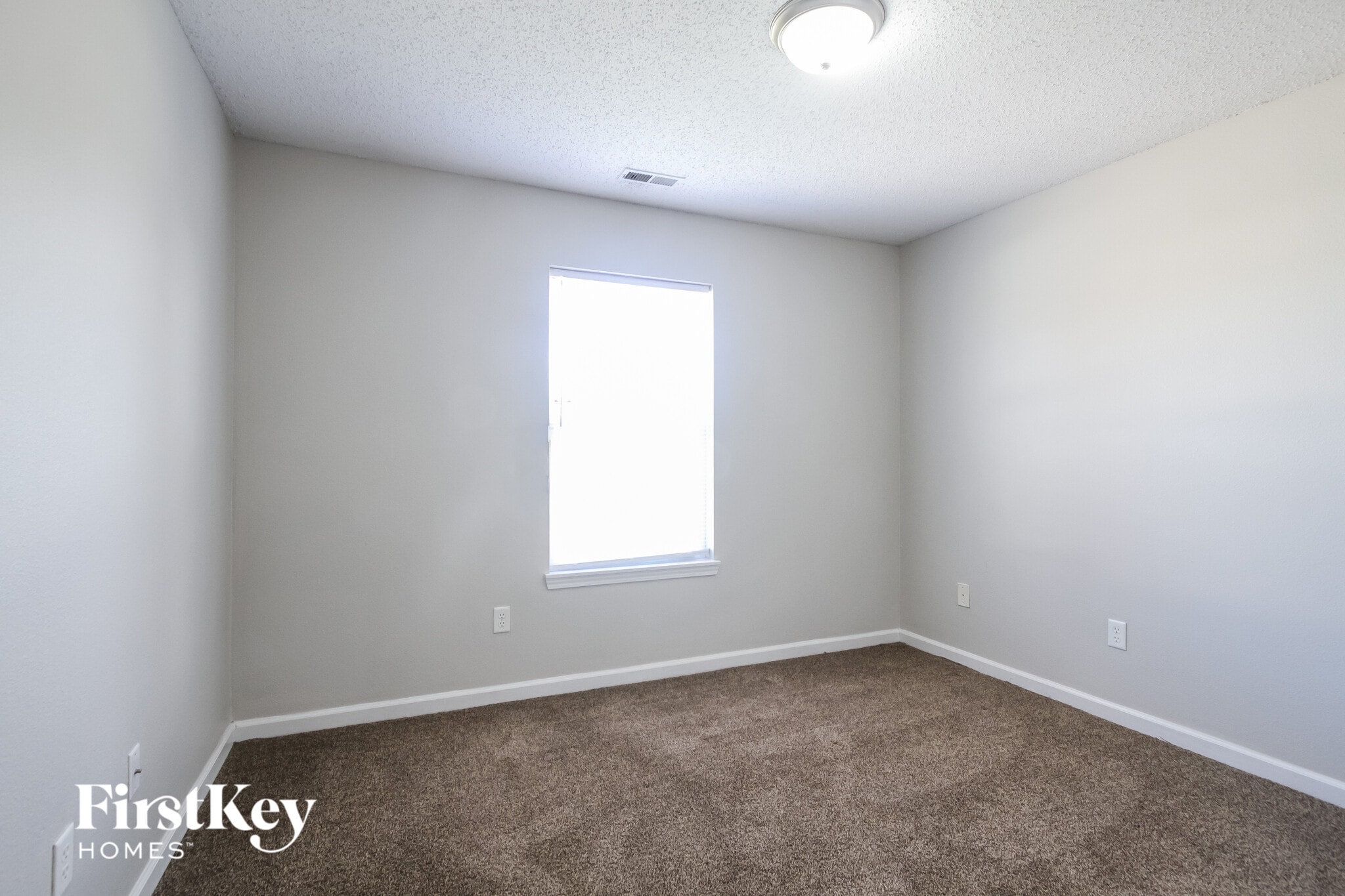 Building Photo - 3912 Roundwood Dr