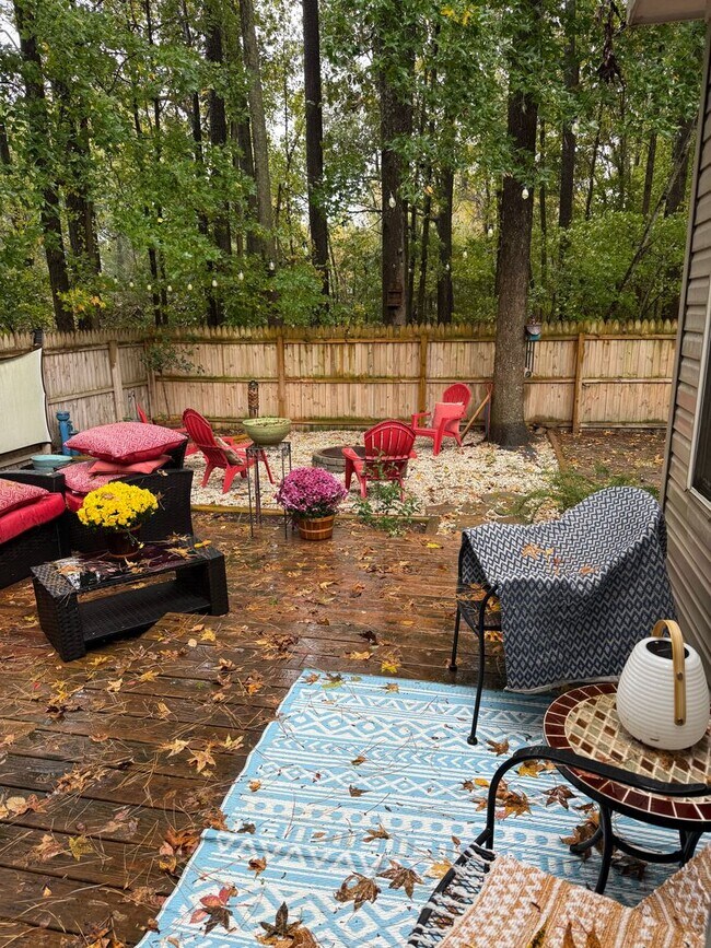 Building Photo - 3BD/2BA Updated Ranch on a Wooded Lot- Two...