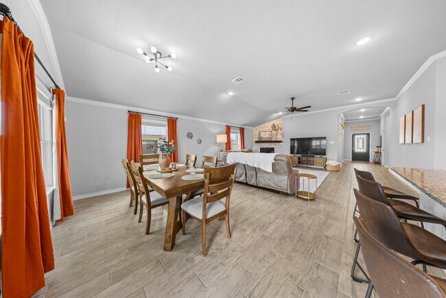 Building Photo - 2635 Settlers Oak Dr