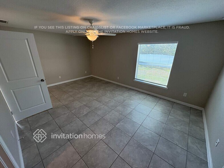 Building Photo - 7049 David Blvd