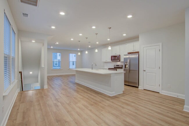 Building Photo - 1237 Tice Ln